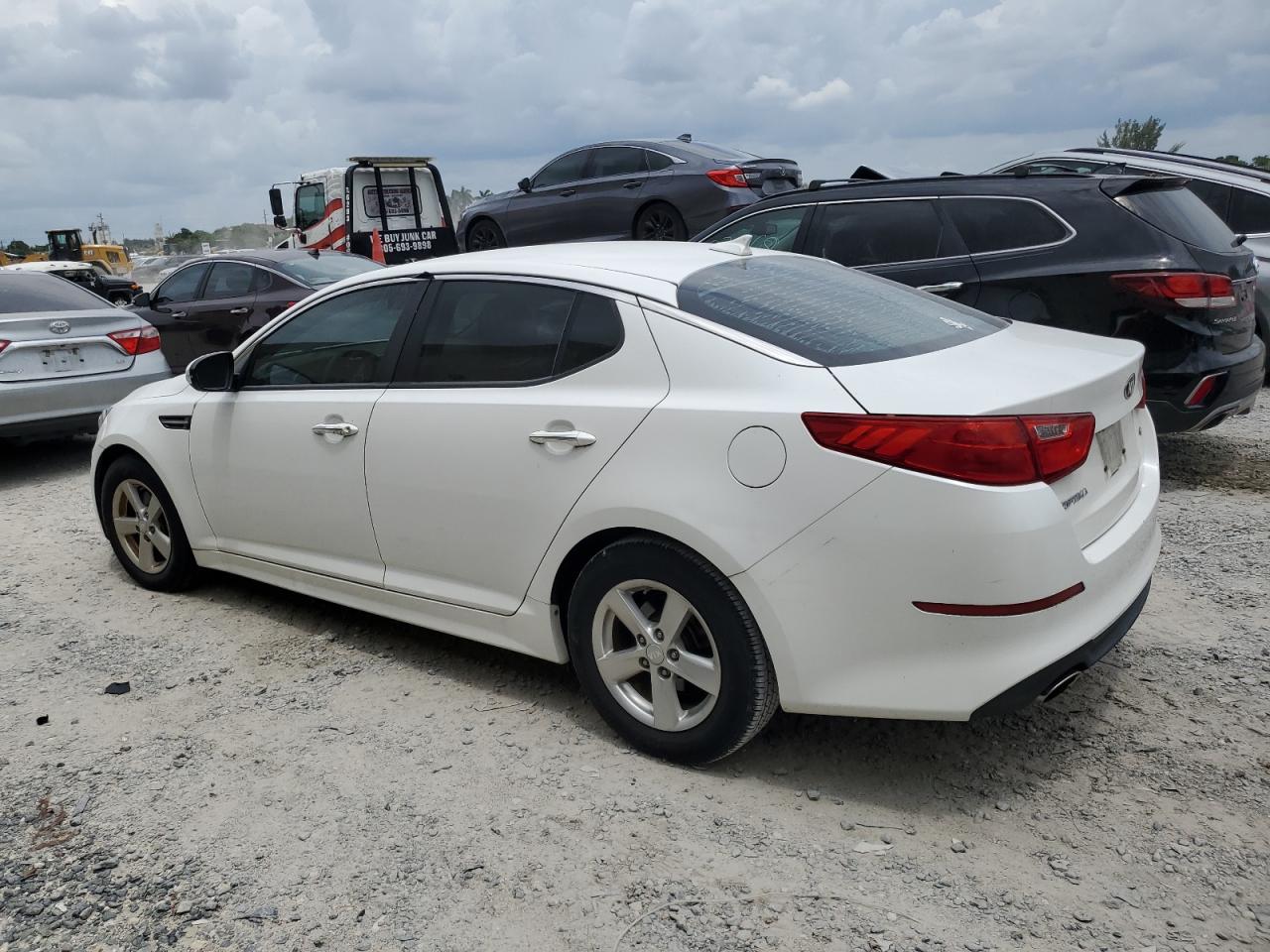 KNAGM4A7XF5661095 2015 KIA OPTIMA - Image 2