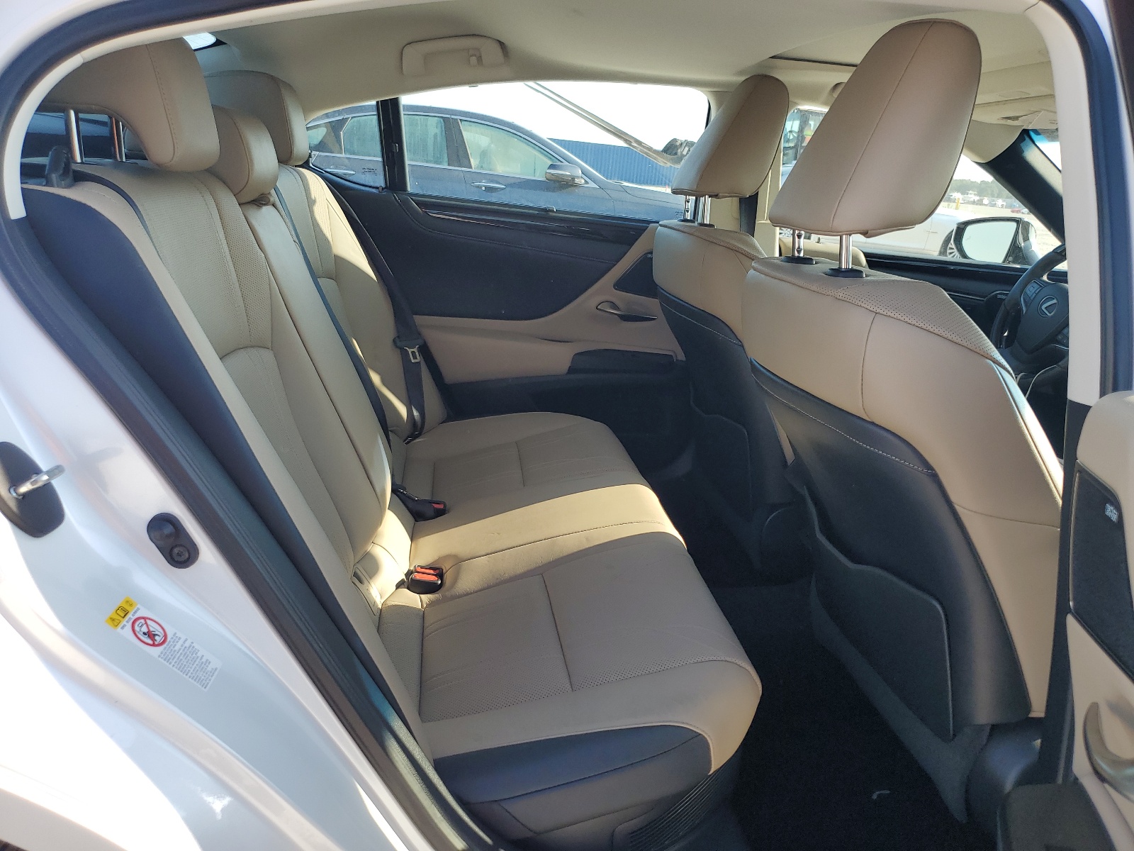 58AB21B17KU002388 2019 Lexus Es 300H