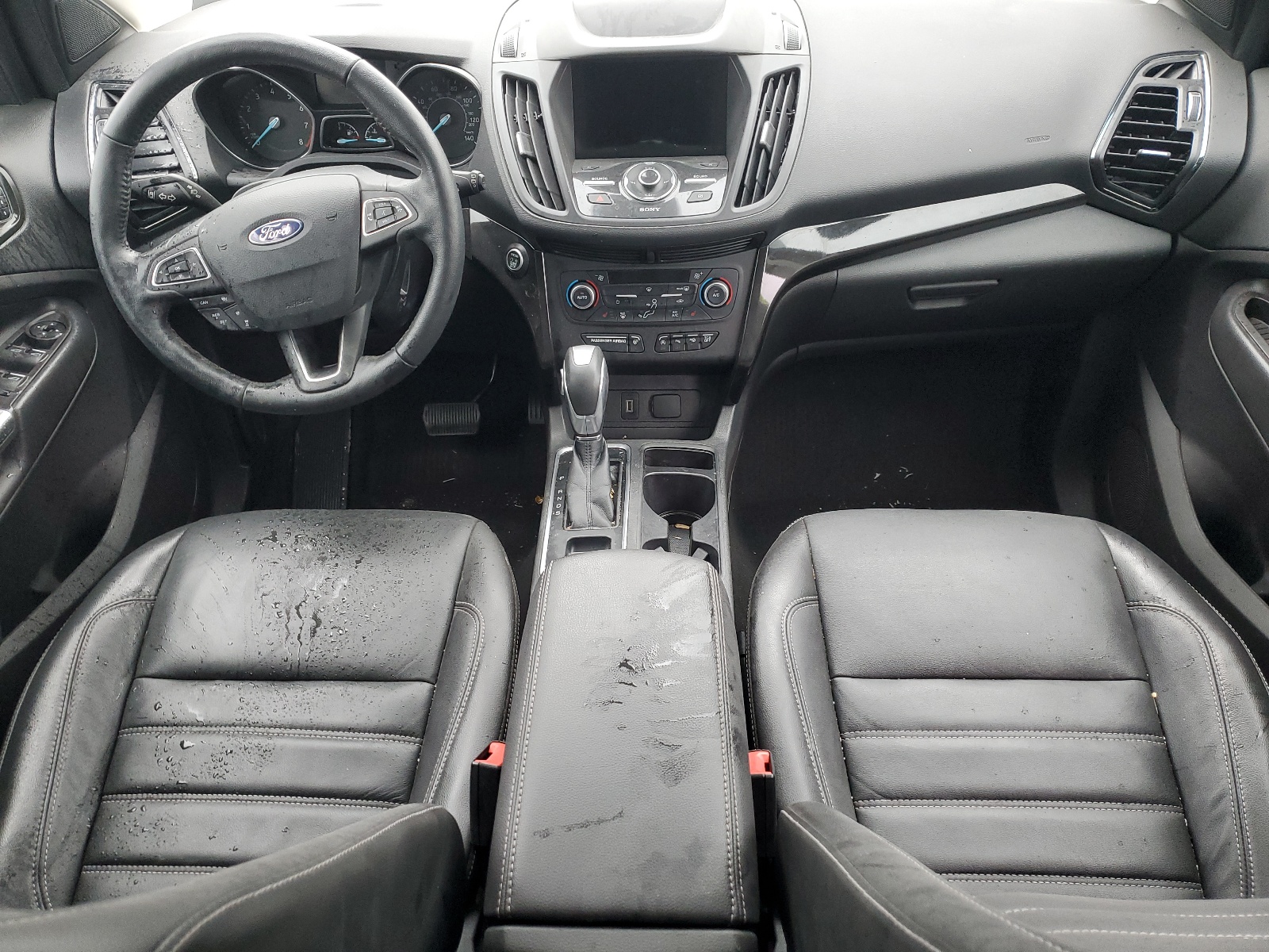 1FMCU9J94KUB25268 2019 Ford Escape Titanium