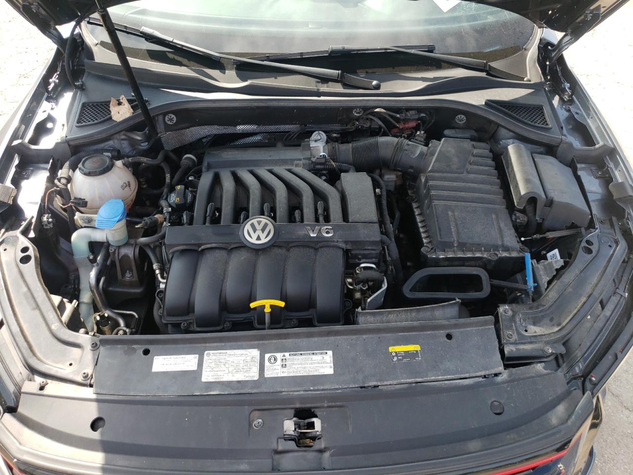 1VWJM7A30JC048461 2018 Volkswagen Passat Gt