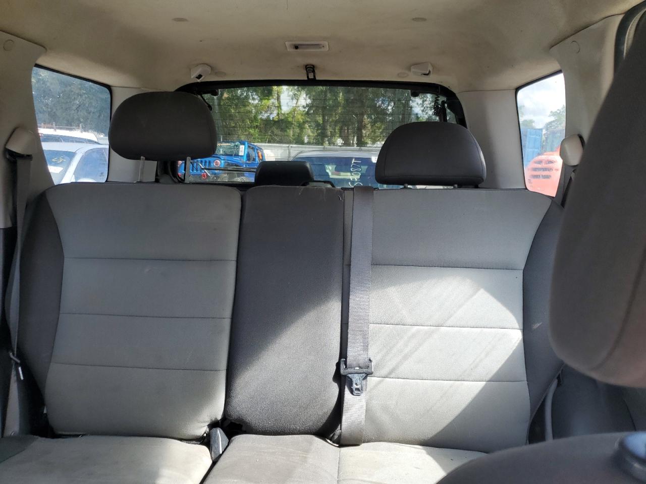 2005 Ford Escape Xls VIN: 1FMYU02Z45KD40276 Lot: 68739534