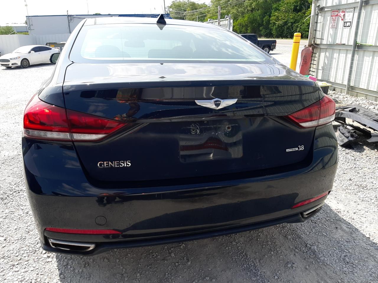 2015 Hyundai Genesis 3.8L VIN: KMHGN4JE6FU066308 Lot: 67767304