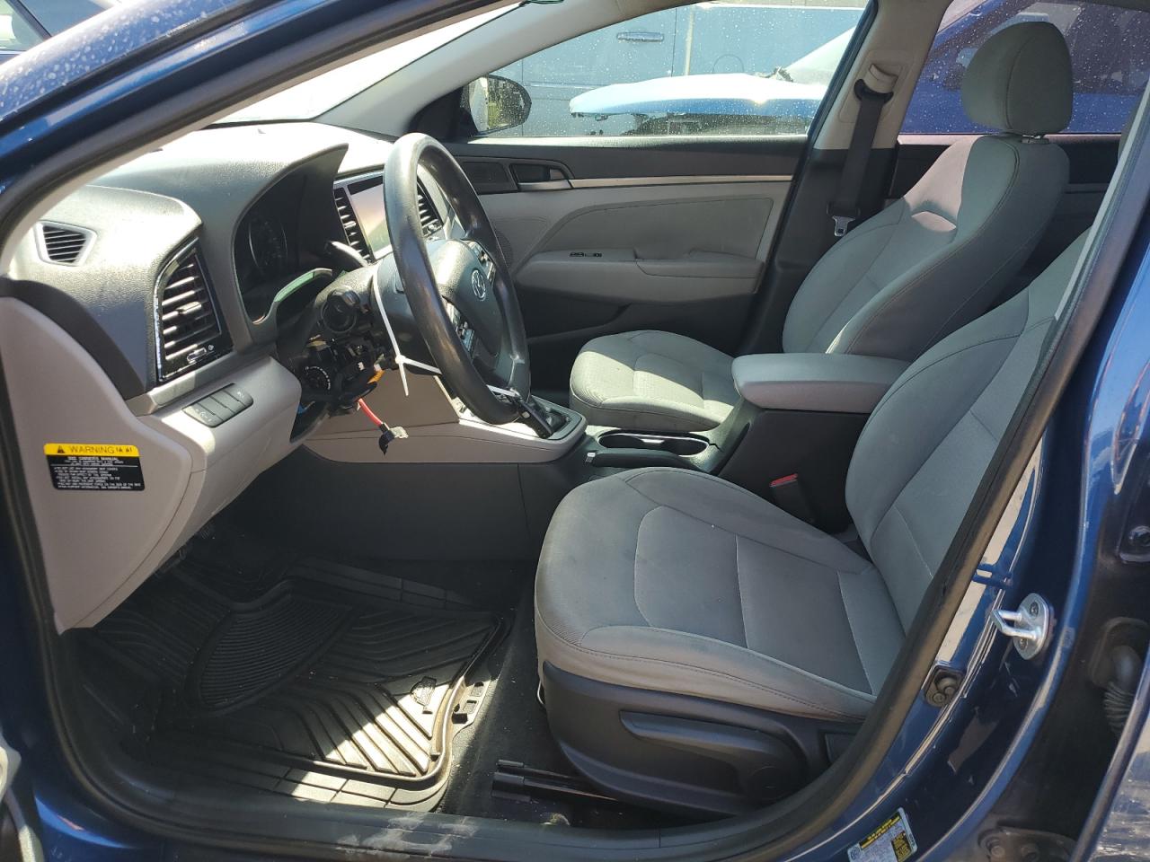 2017 Hyundai Elantra - Image 7
