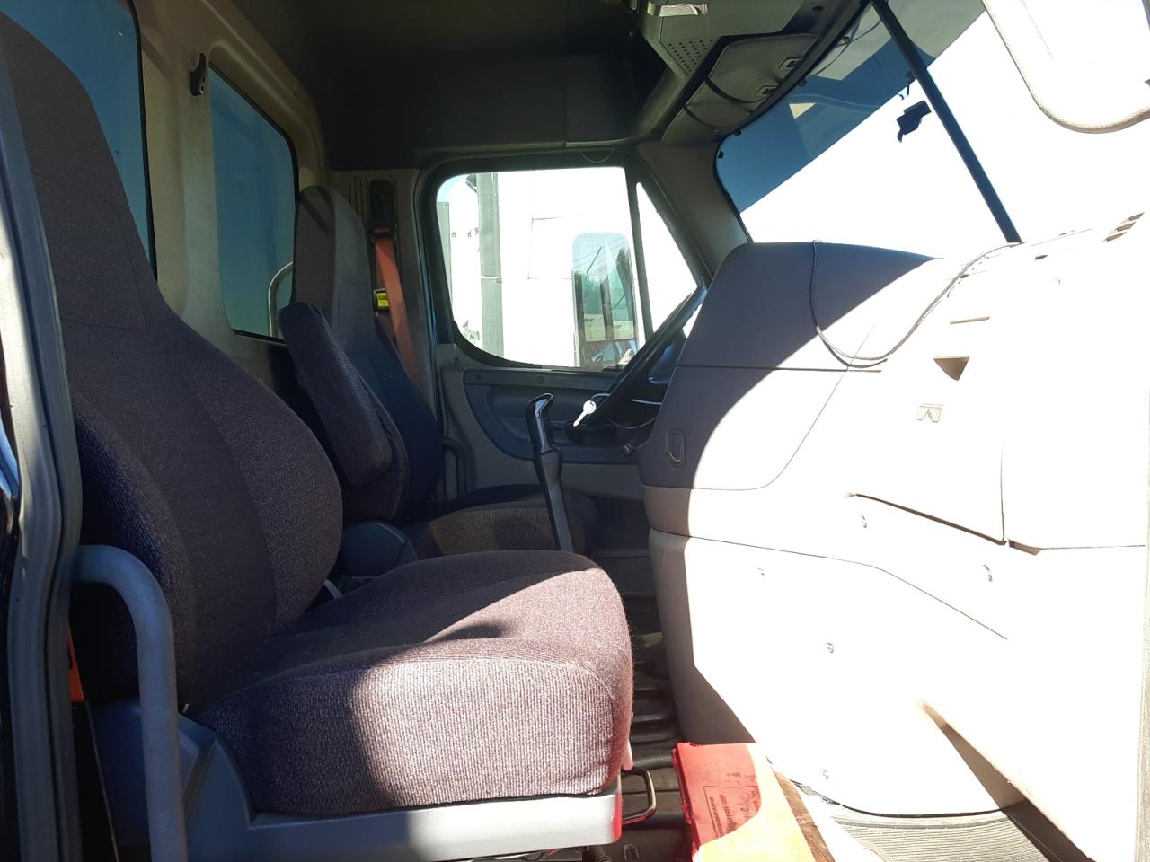 3AKJGEBG0GSHM4357 2016 Freightliner Cascadia 125