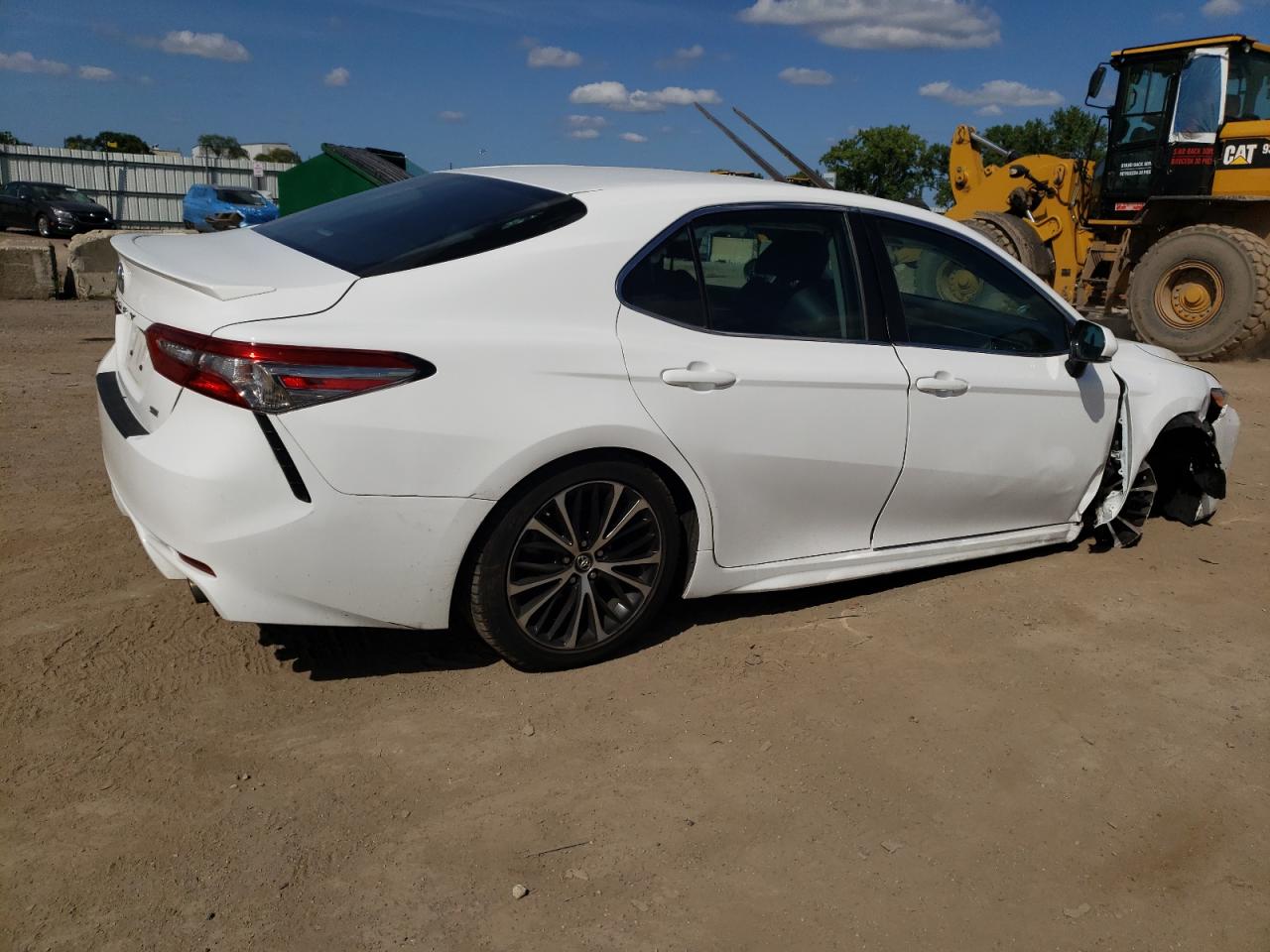 VIN 4T1B11HK6JU129500 2018 TOYOTA CAMRY no.3