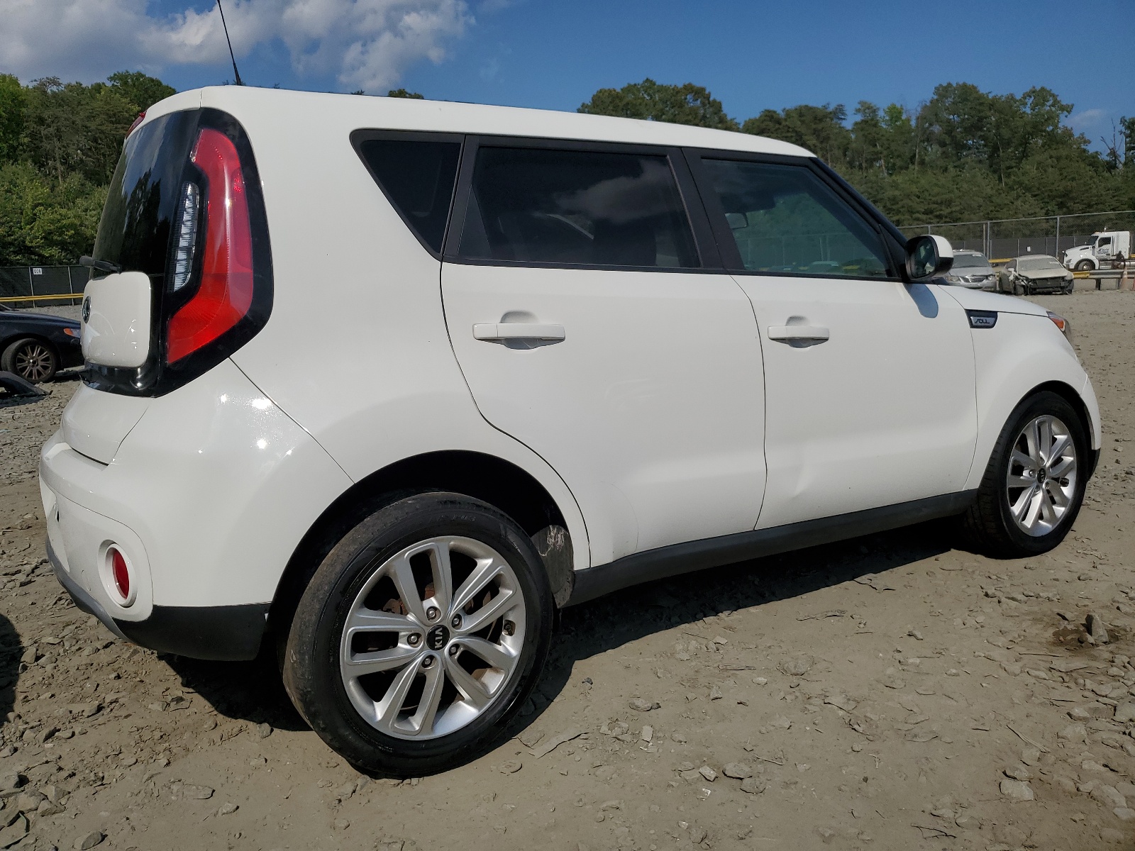 2017 Kia Soul + vin: KNDJP3A55H7504316