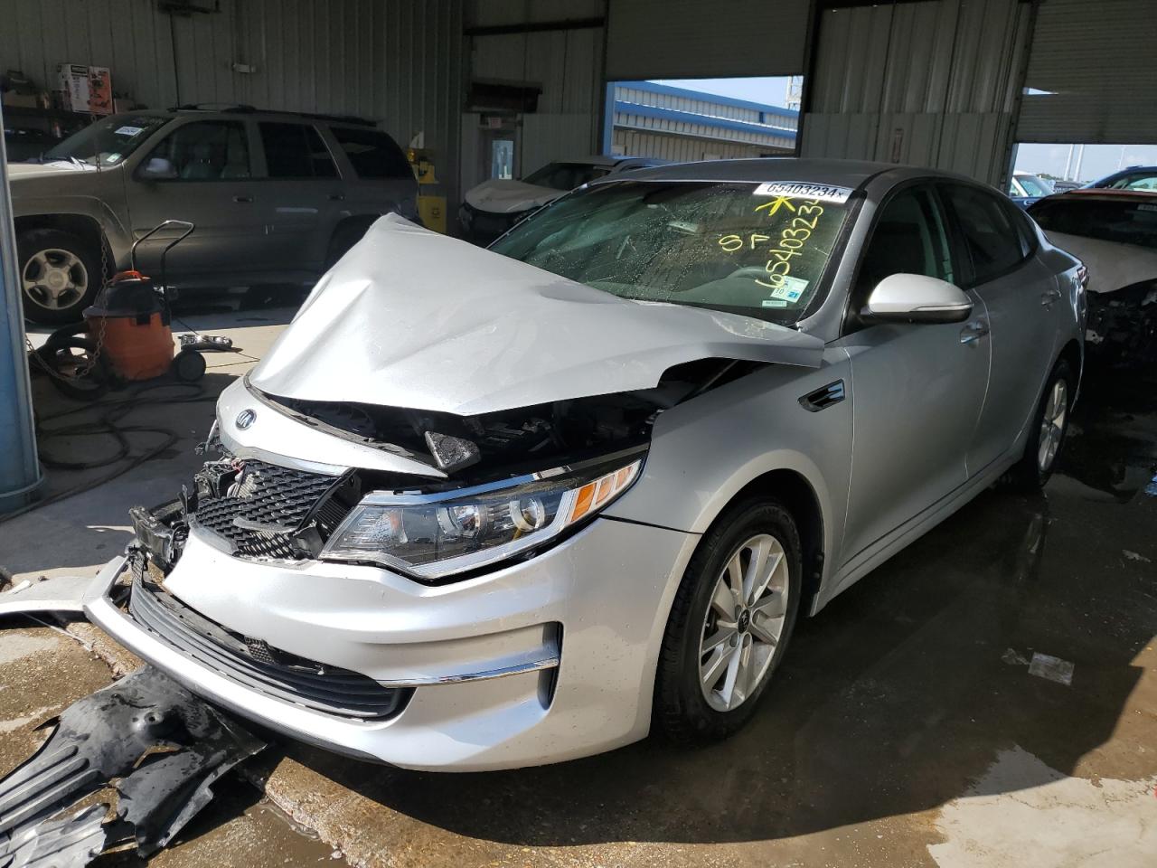 VIN 5XXGT4L37JG236230 2018 KIA OPTIMA no.1