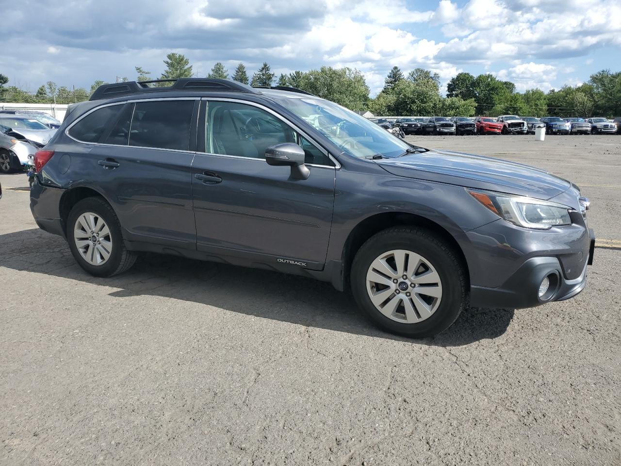 4S4BSAFC0J3315581 2018 Subaru Outback 2.5I Premium