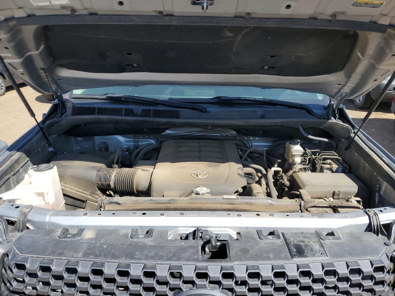 5TFDY5F12JX698529 2018 Toyota Tundra Crewmax Sr5