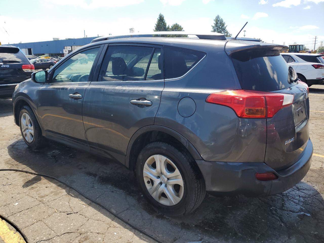 2T3BFREV1FW274473 2015 TOYOTA RAV 4 - Image 2