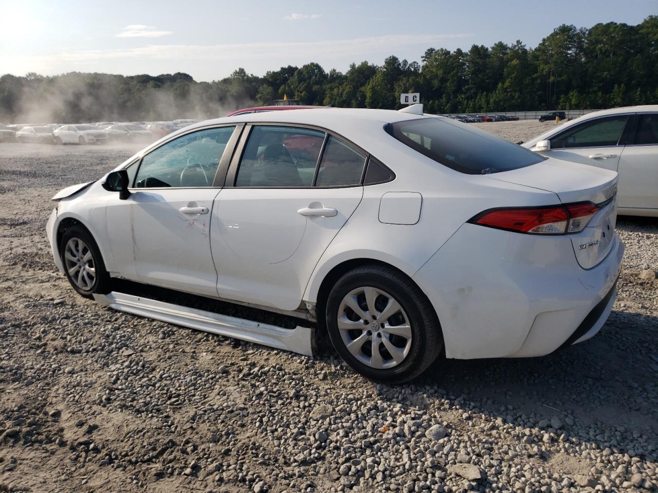 5YFEPMAE6NP298442 2022 TOYOTA COROLLA - Image 2