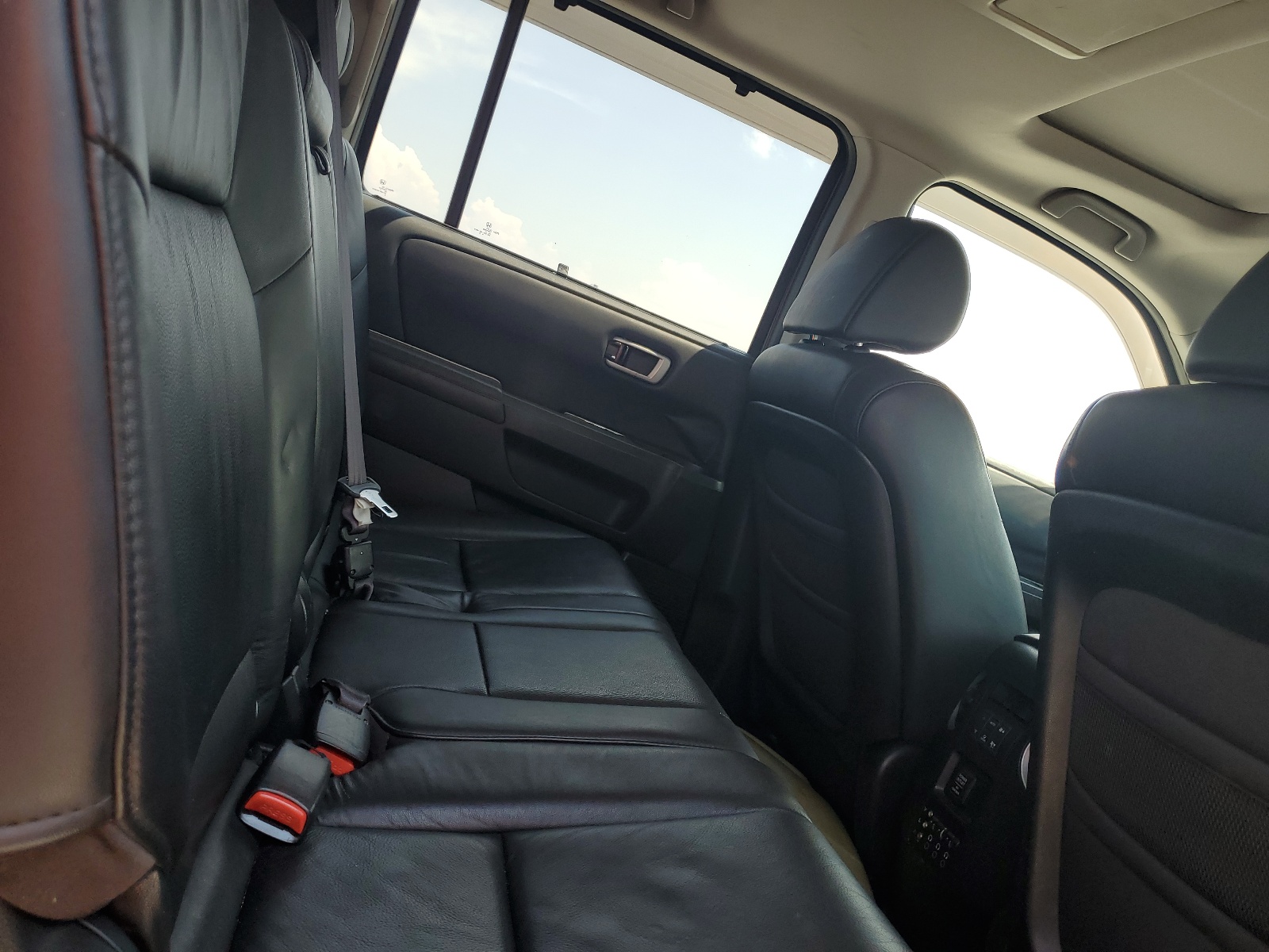 5FNYF3H93AB021689 2010 Honda Pilot Touring