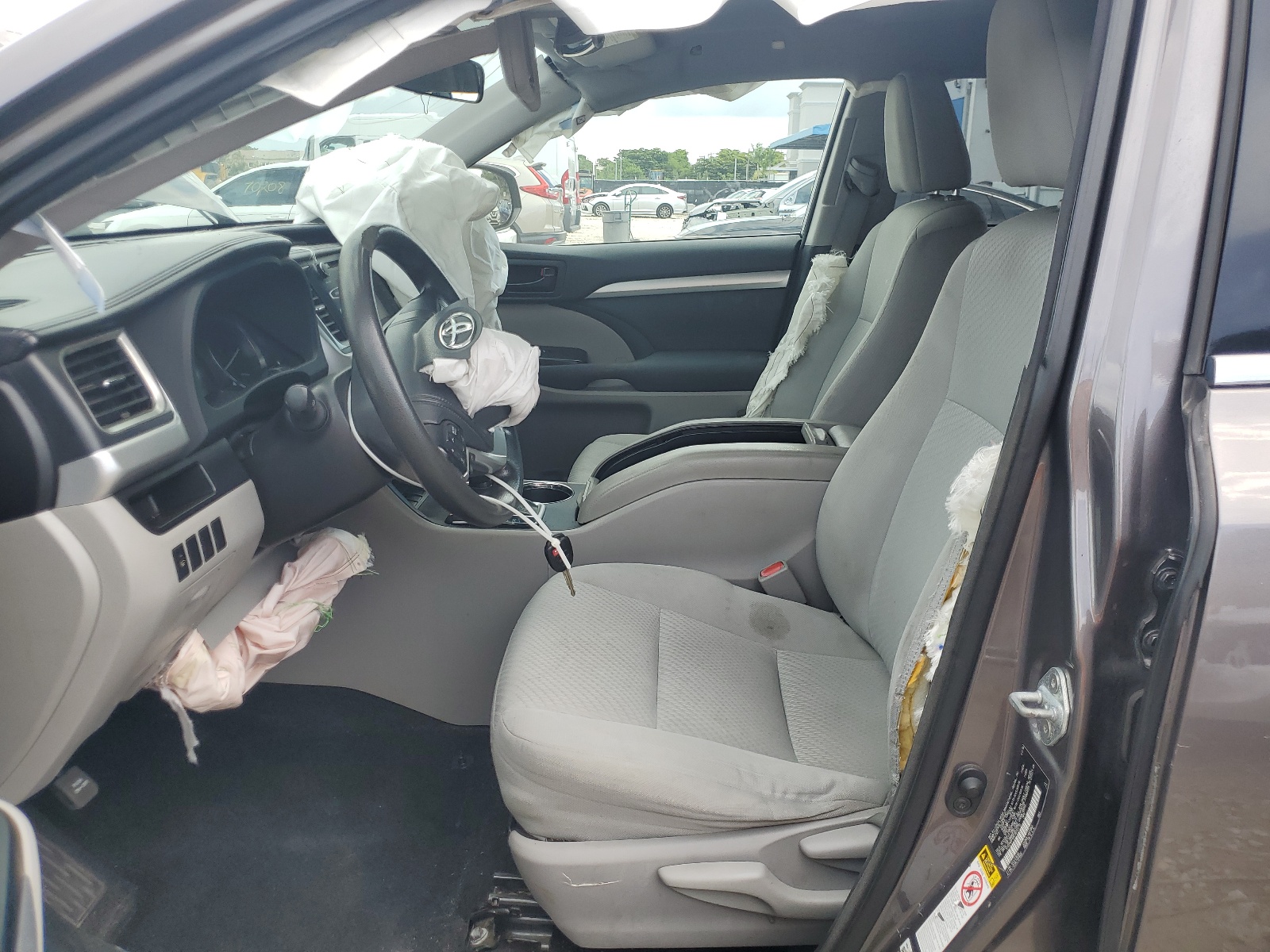 5TDZARFH5FS012270 2015 Toyota Highlander Le