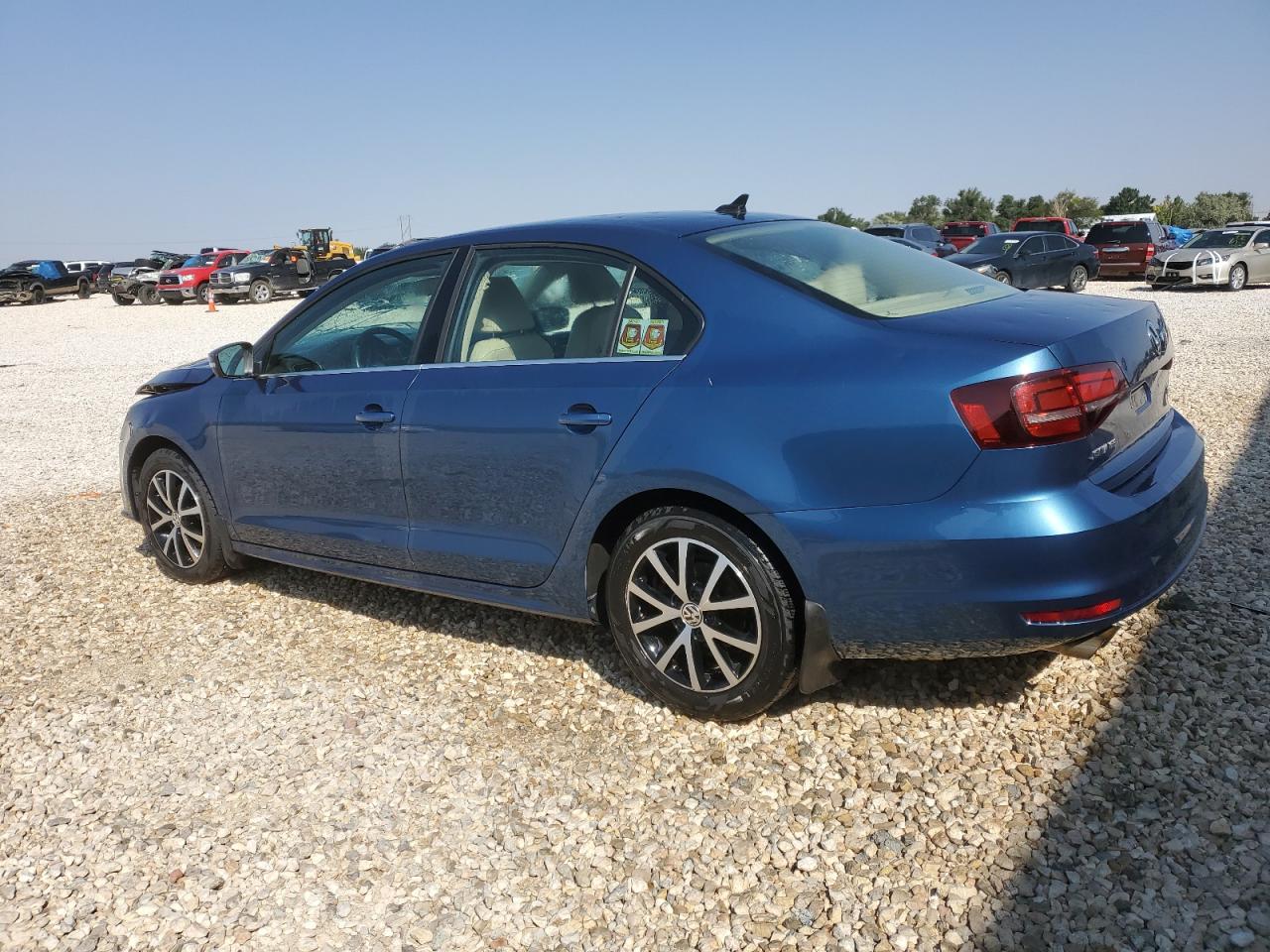 3VWDB7AJ6HM227727 2017 VOLKSWAGEN JETTA - Image 2