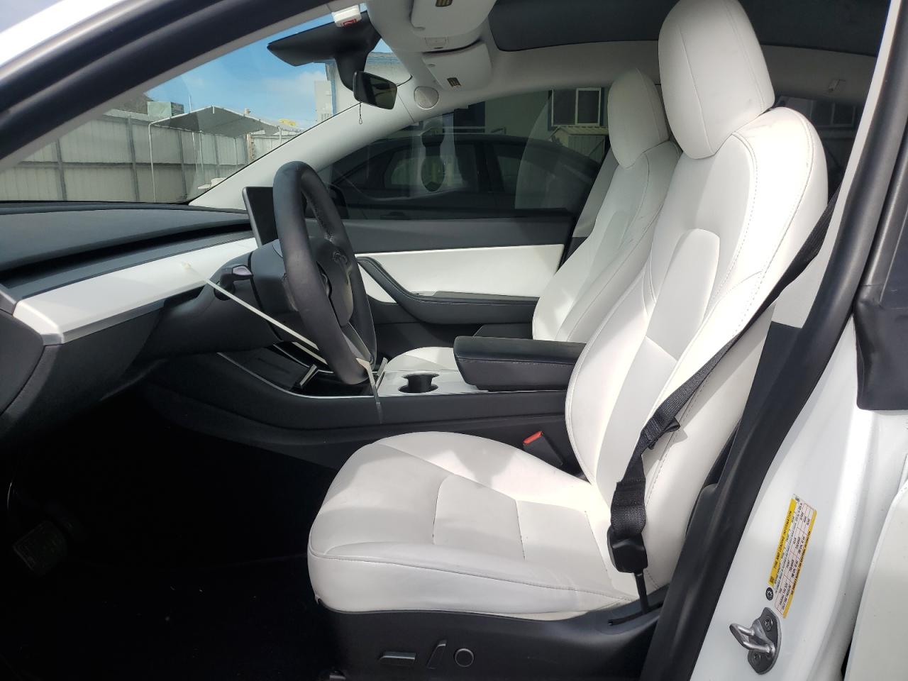 5YJYGDED4MF104001 2021 Tesla Model Y