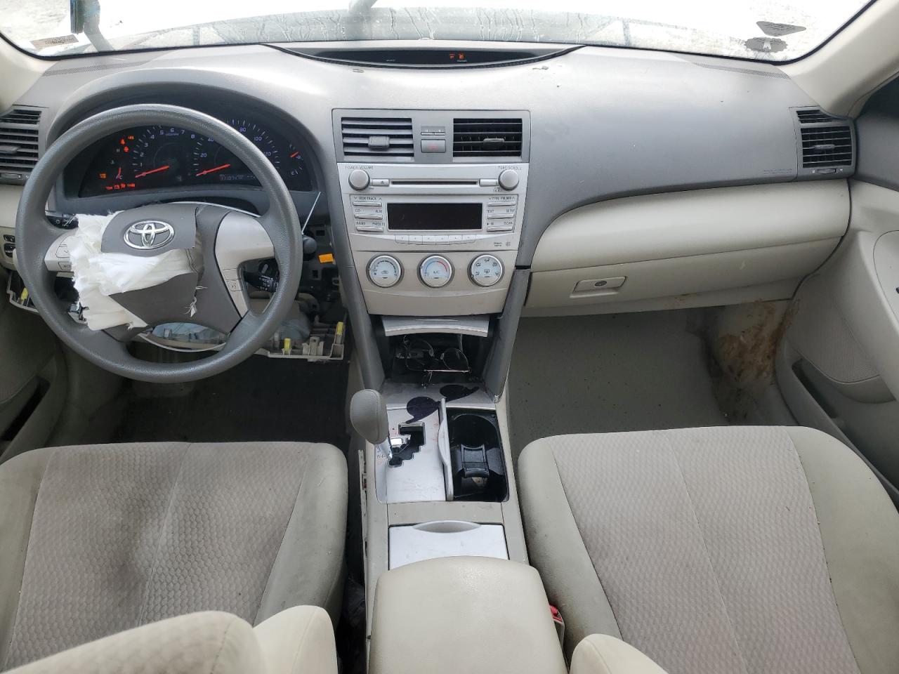 2011 Toyota Camry - Image 8