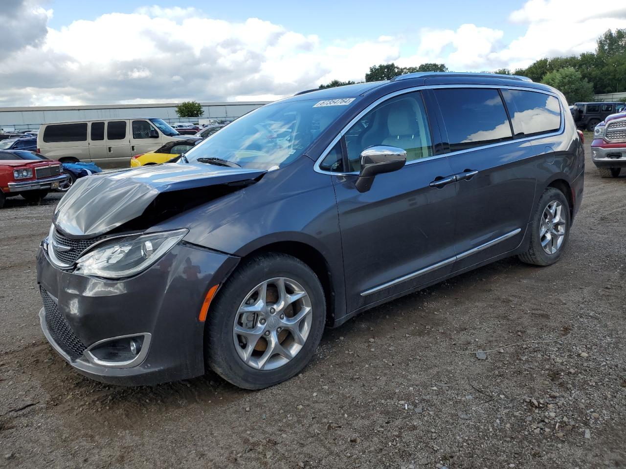 2018 Chrysler Pacifica - Image 1