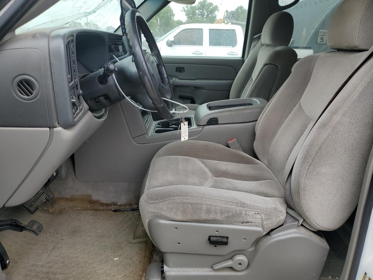 2005 GMC Yukon VIN: 1GKEK13T45J261827 Lot: 64165874