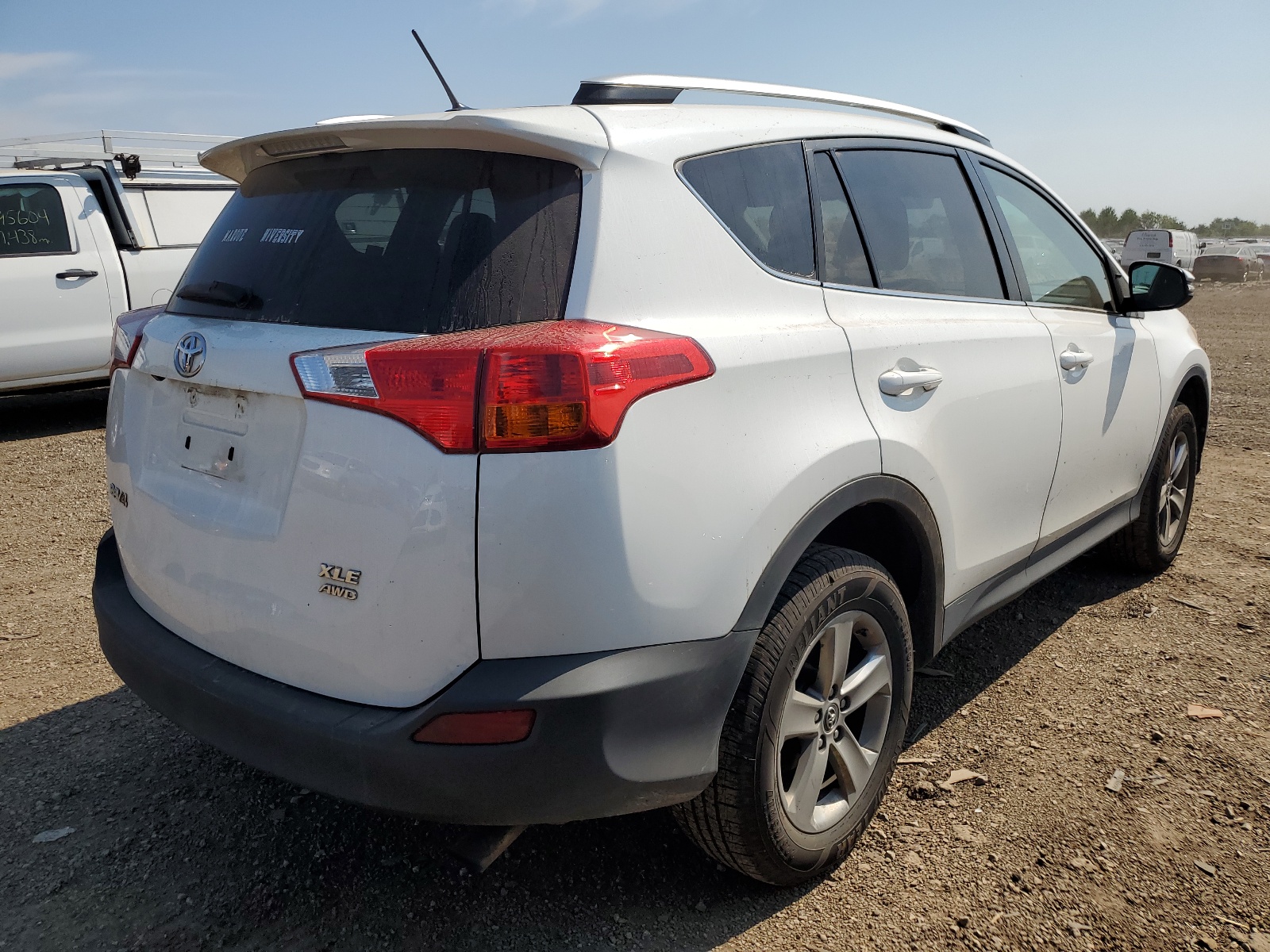 2015 Toyota Rav4 Xle vin: 2T3RFREV8FW253716