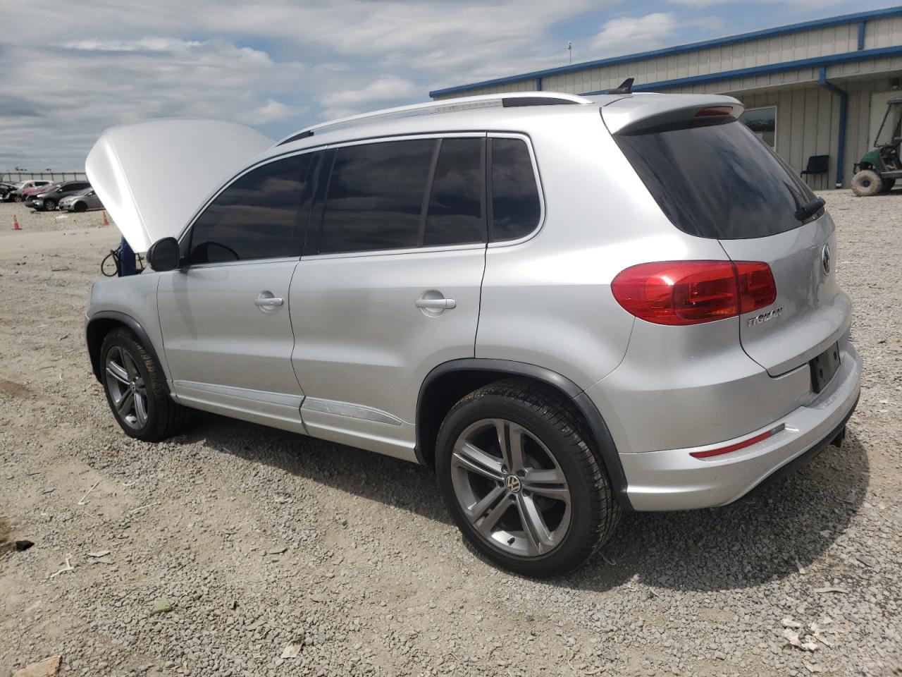 WVGUV7AX2HW507669 2017 VOLKSWAGEN TIGUAN - Image 2