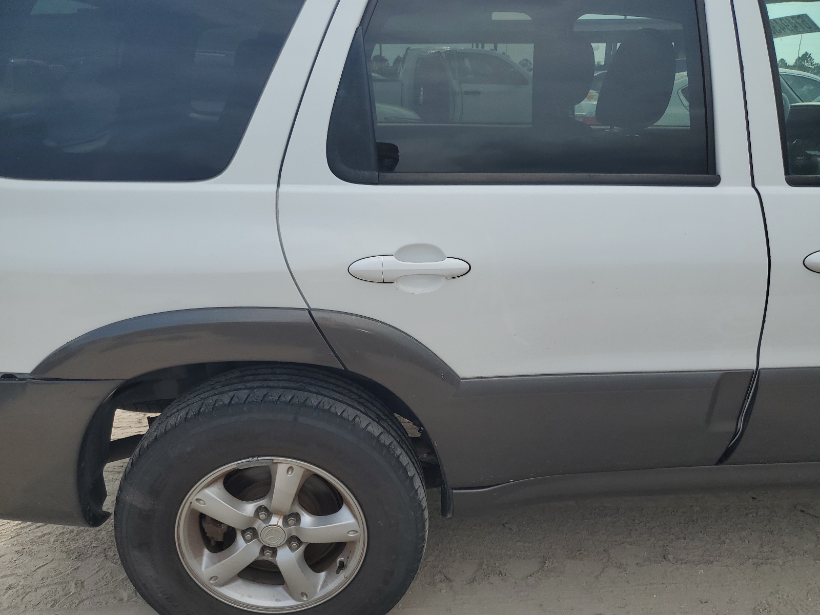 4F2YZ04195KM40242 2005 Mazda Tribute S