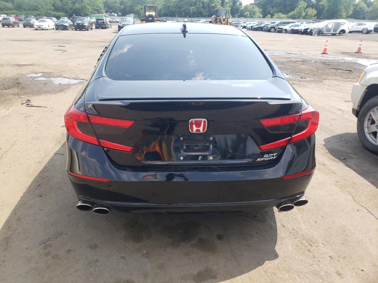 1HGCV2F31JA037468 2018 Honda Accord Sport