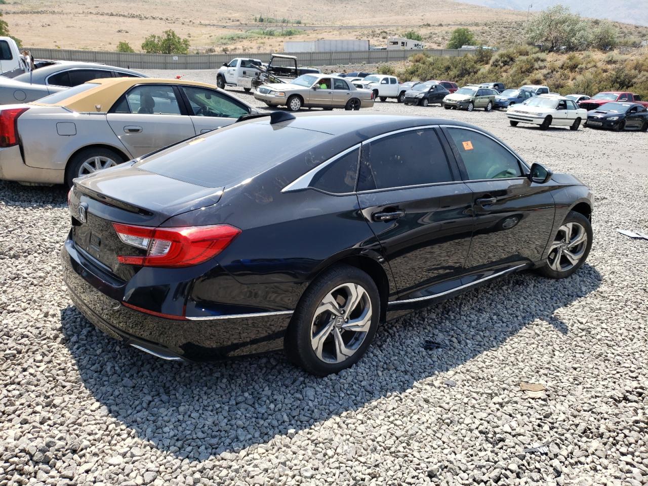 1HGCVF44JA068989 2018 Honda Accord