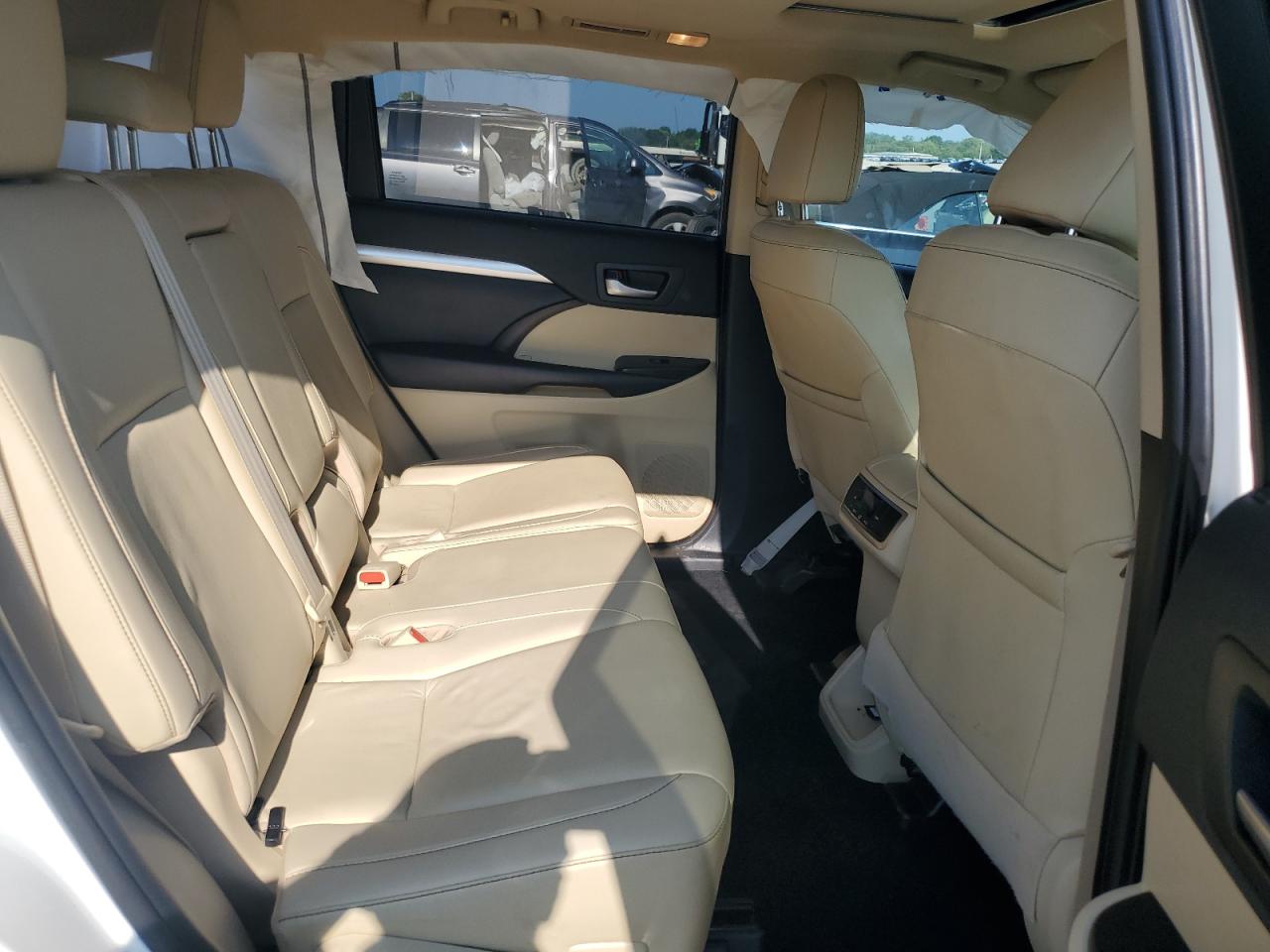 2019 Toyota Highlander Se VIN: 5TDKZRFH0KS341897 Lot: 65890634