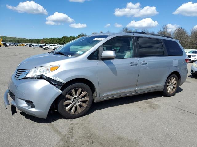 2015 Toyota Sienna Le na sprzedaż w Brookhaven, NY - Front End