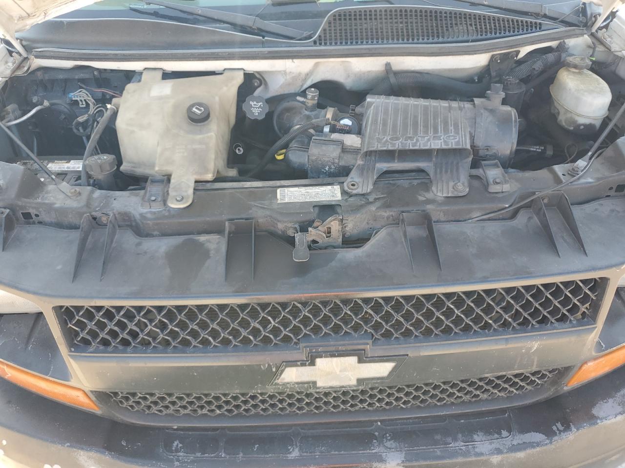 2004 Chevrolet Express G3500 VIN: 1GCHG35U741242022 Lot: 66660374