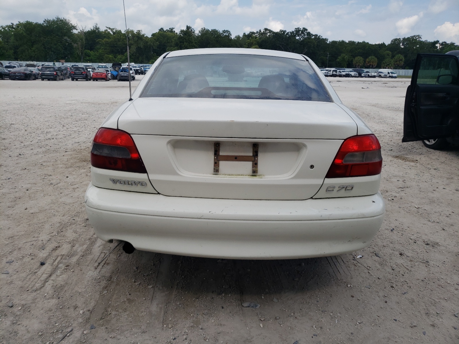 YV1NK5376WJ004864 1998 Volvo C70 Turbo