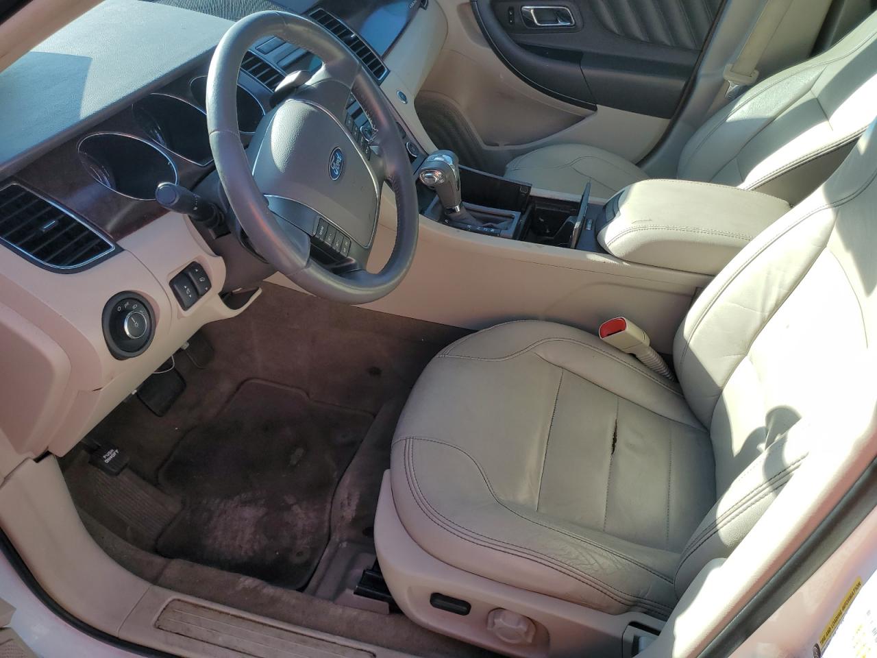 2011 Ford Taurus - Image 7