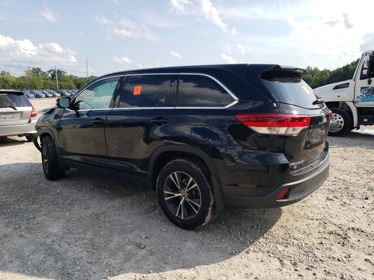 2019 Toyota Highlander Le VIN: 5TDBZRFHXKS746424 Lot: 64440404