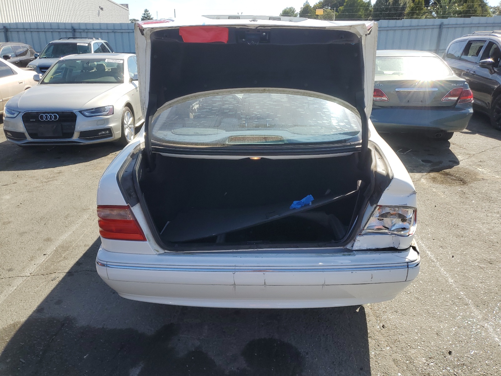 WDBJF65J11B211817 2001 Mercedes-Benz E 320