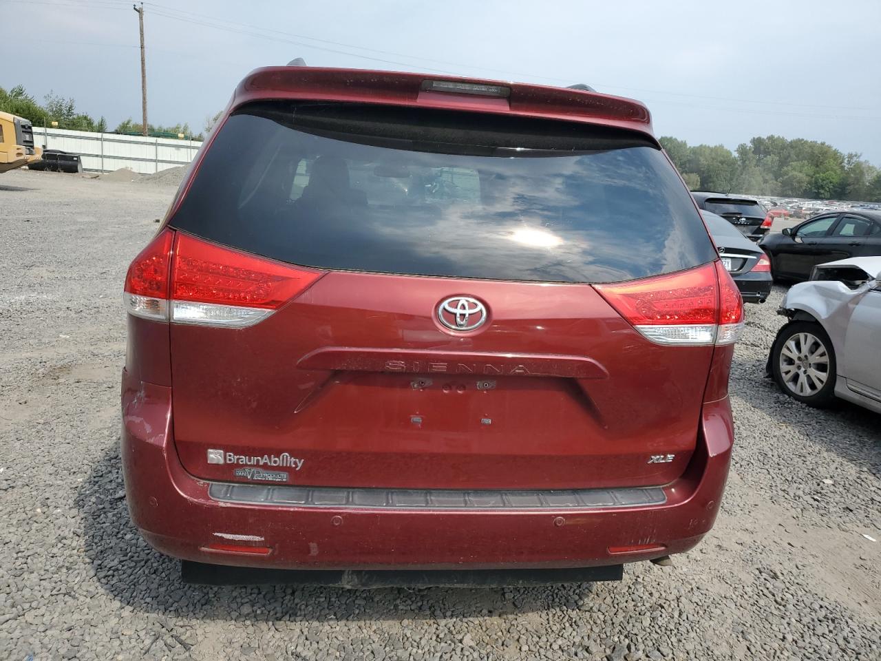 2014 Toyota Sienna Xle VIN: 5TDYK3DC6ES422412 Lot: 66419254