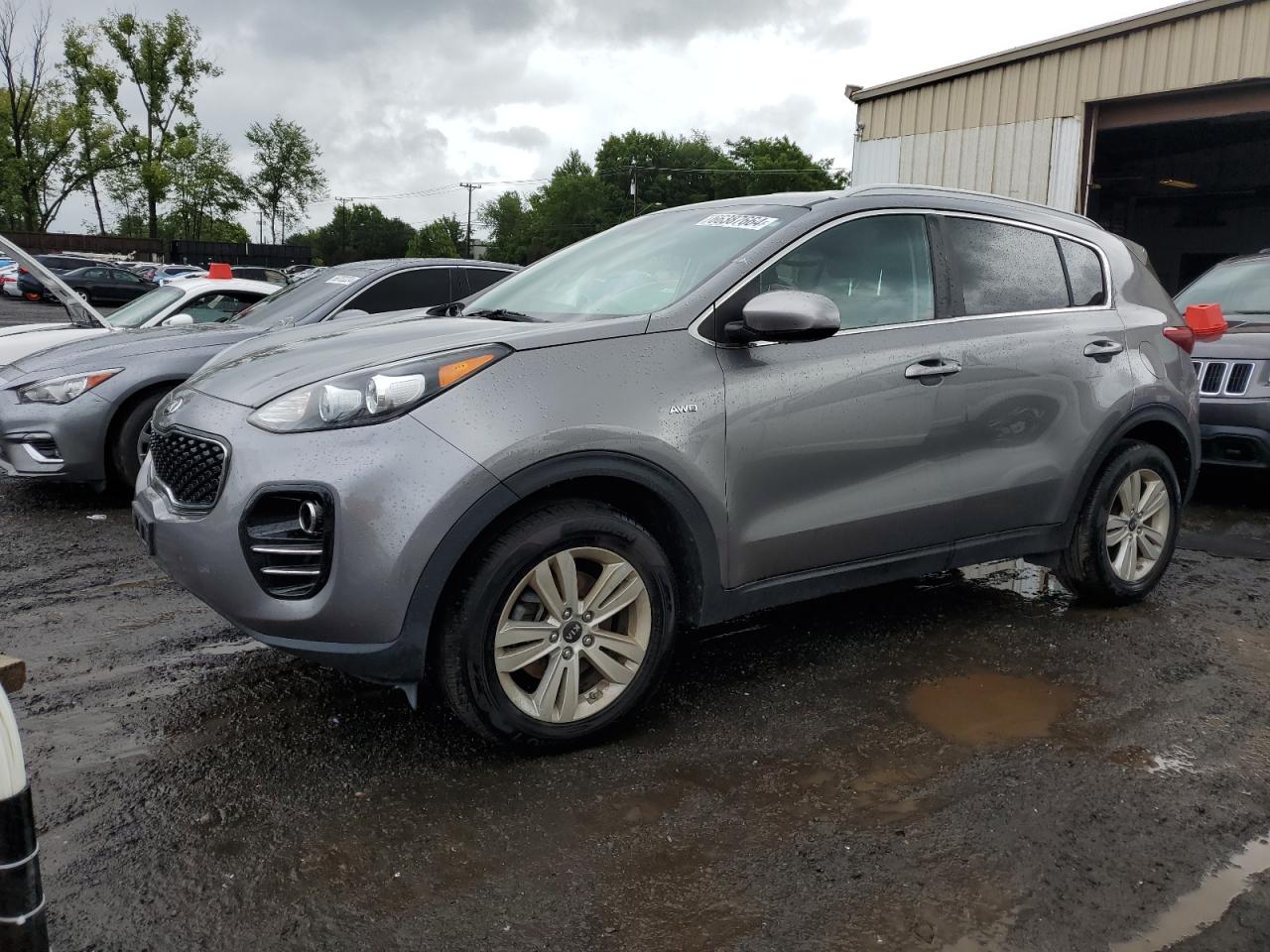 KNDPMCAC6J7352375 2018 Kia Sportage Lx