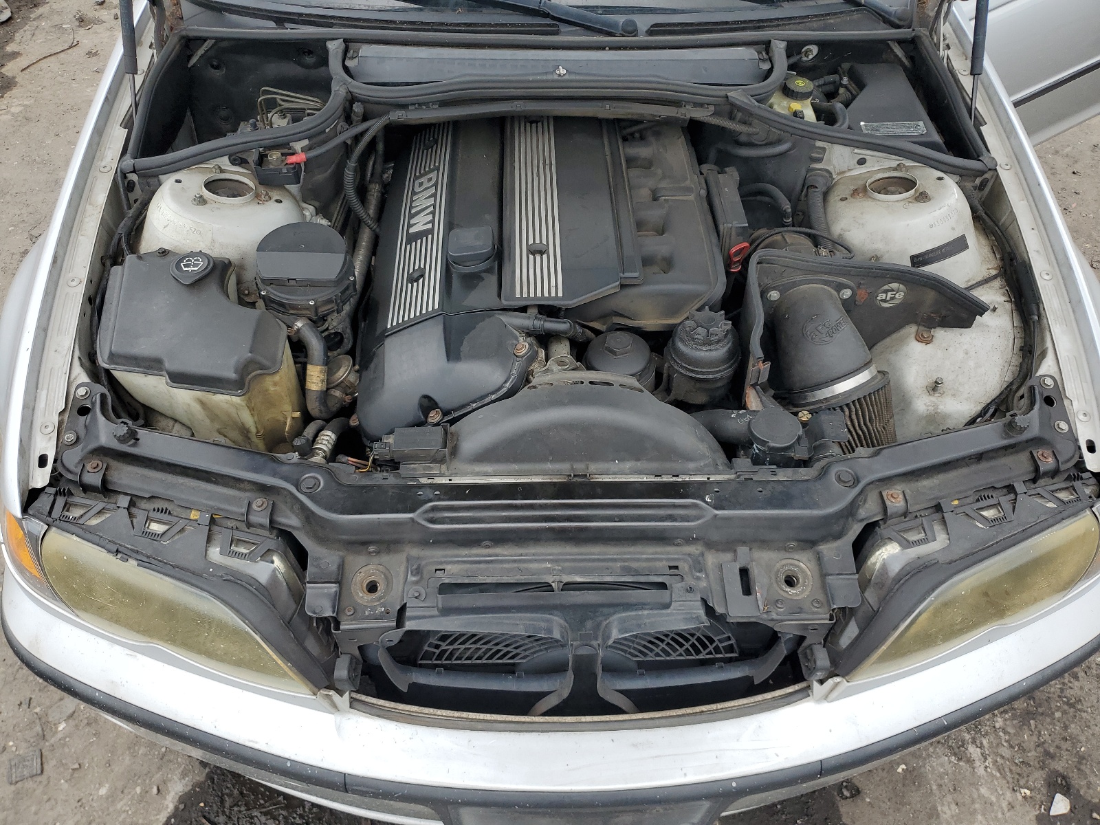 WBAEW53492PG19352 2002 BMW 330 Xi