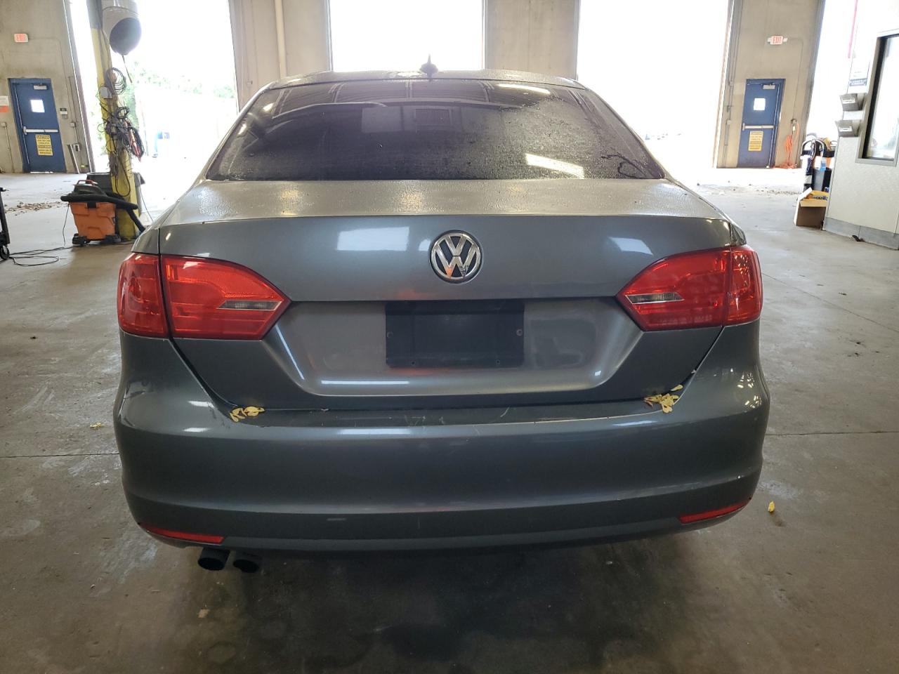 3VWDX7AJ9CM398885 2012 Volkswagen Jetta Se