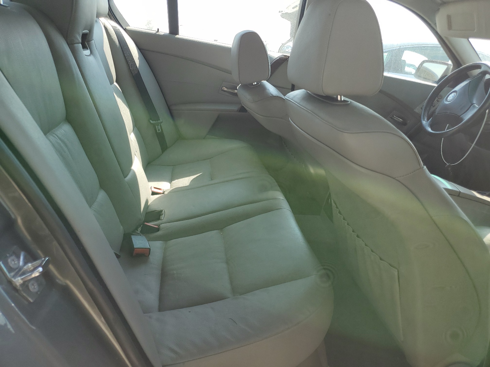 WBANF33556CS35849 2006 BMW 525 Xi