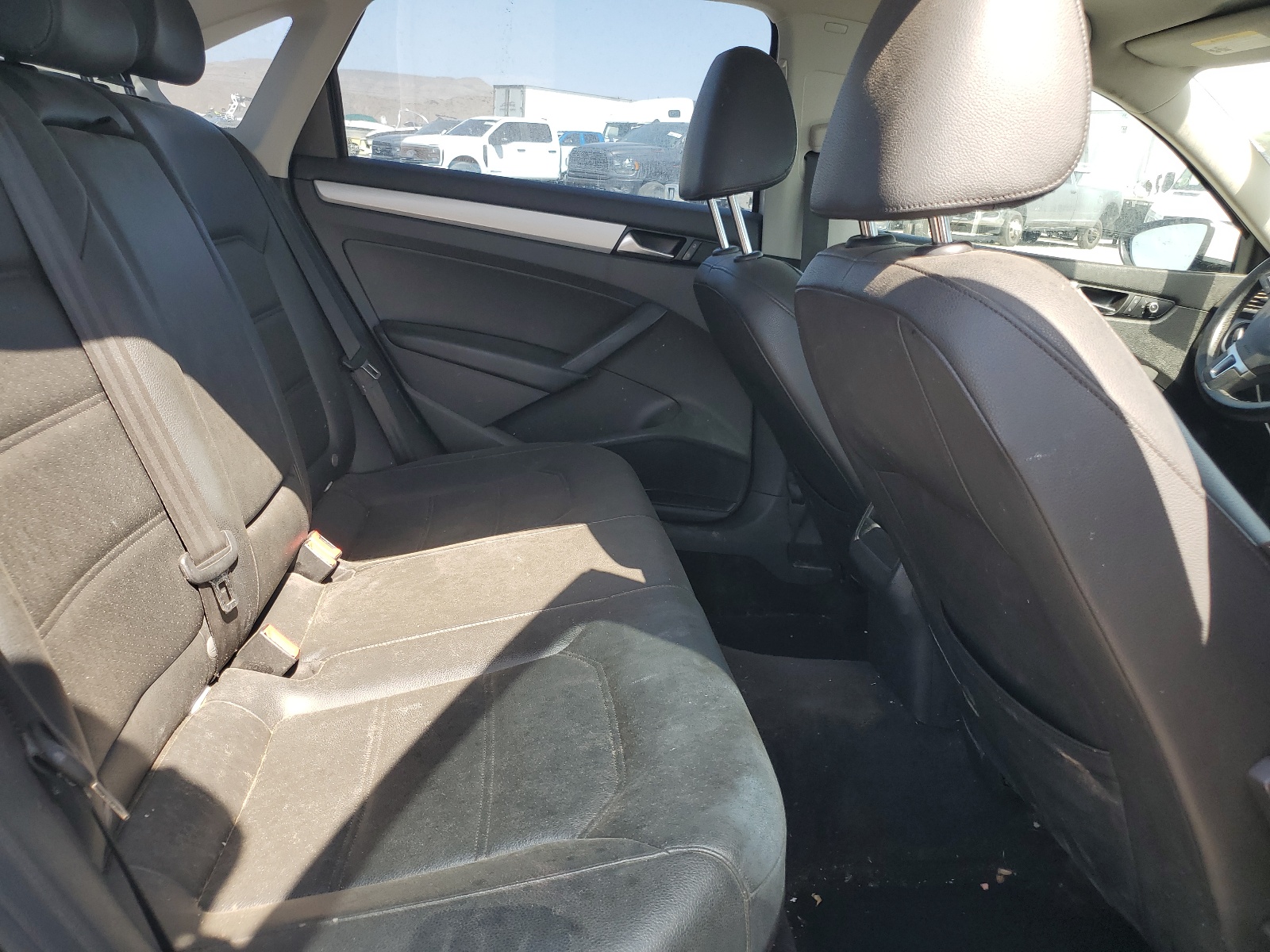 1VWBN7A30CC100742 2012 Volkswagen Passat Se