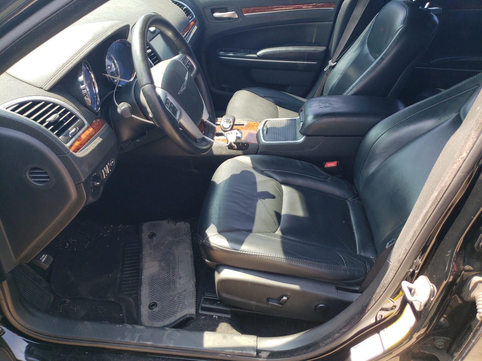 2C3CCAAG0EH275736 2014 Chrysler 300