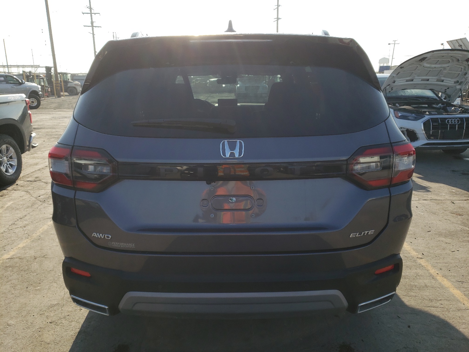 2024 Honda Pilot Elite vin: 5FNYG1H87RB017374