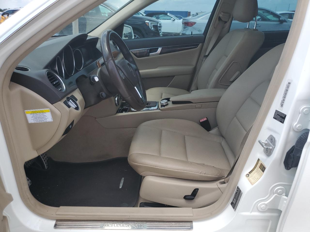 2013 Mercedes-Benz C 250 VIN: WDDGF4HBXDR290992 Lot: 67611074