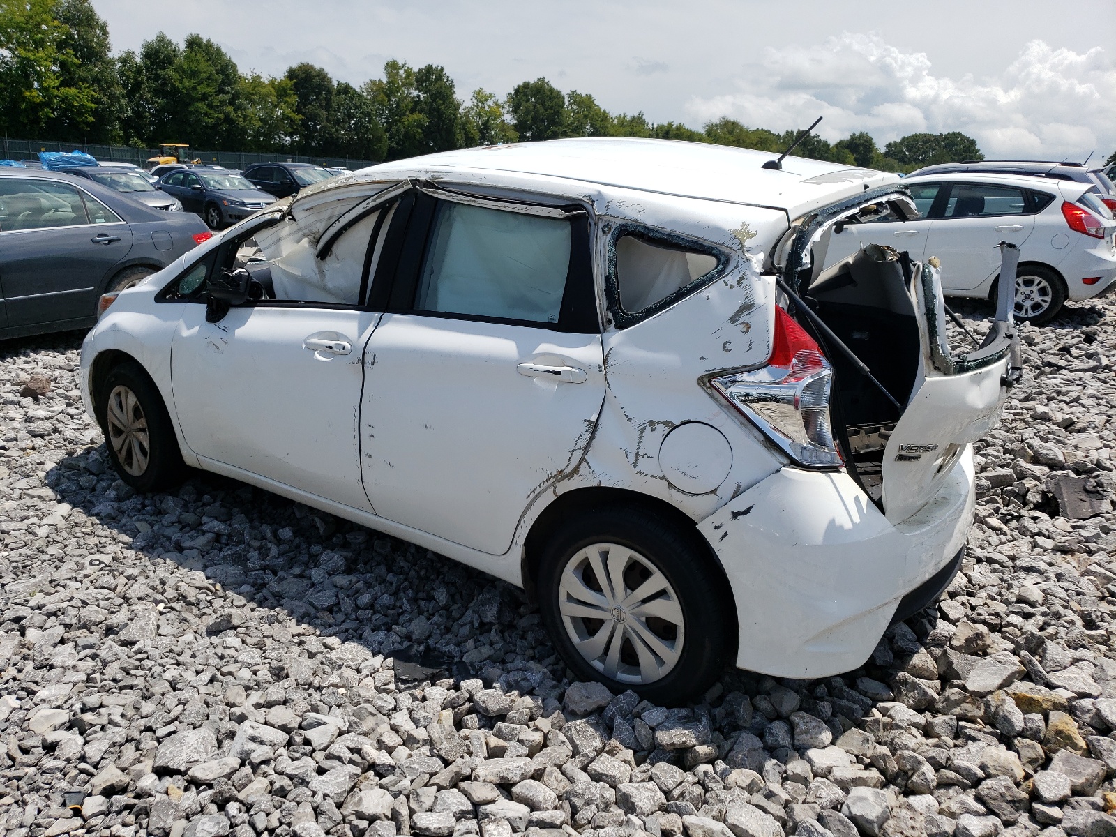 2018 Nissan Versa Note S vin: 3N1CE2CP1JL356810