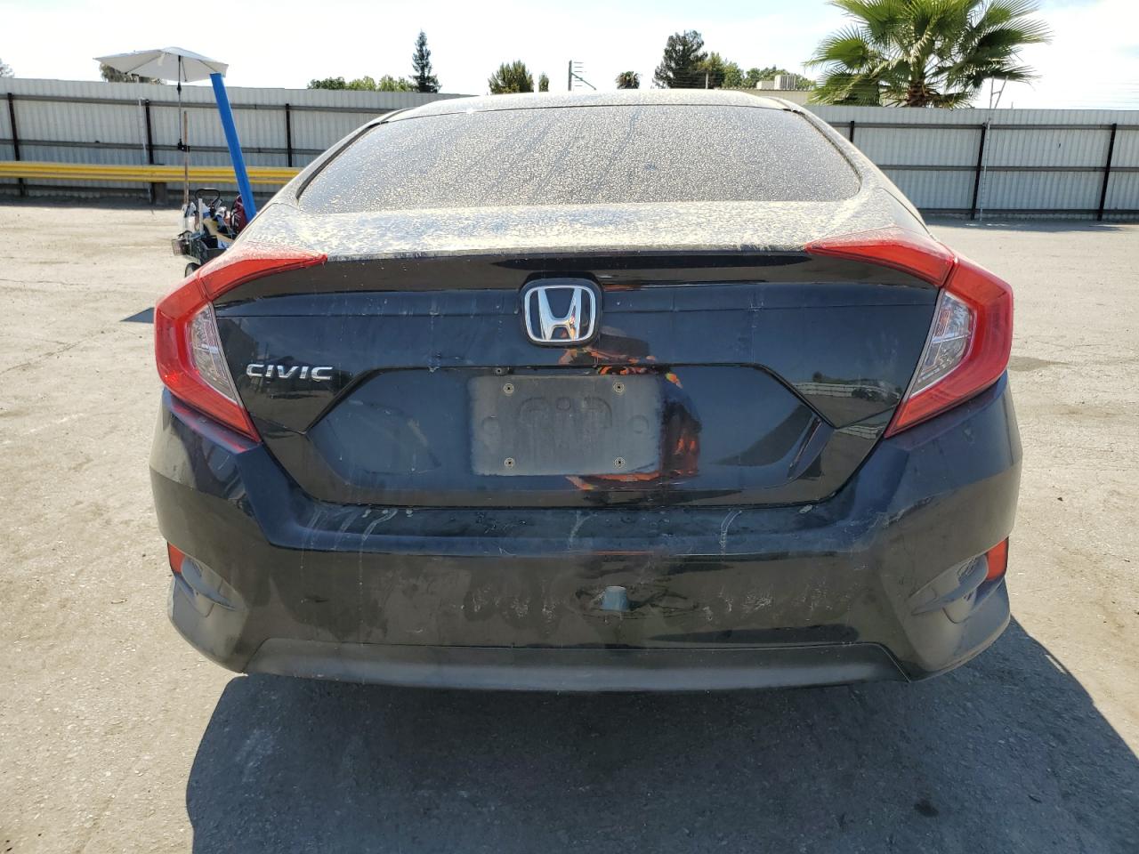 2HGFC2F59JH530529 2018 Honda Civic Lx