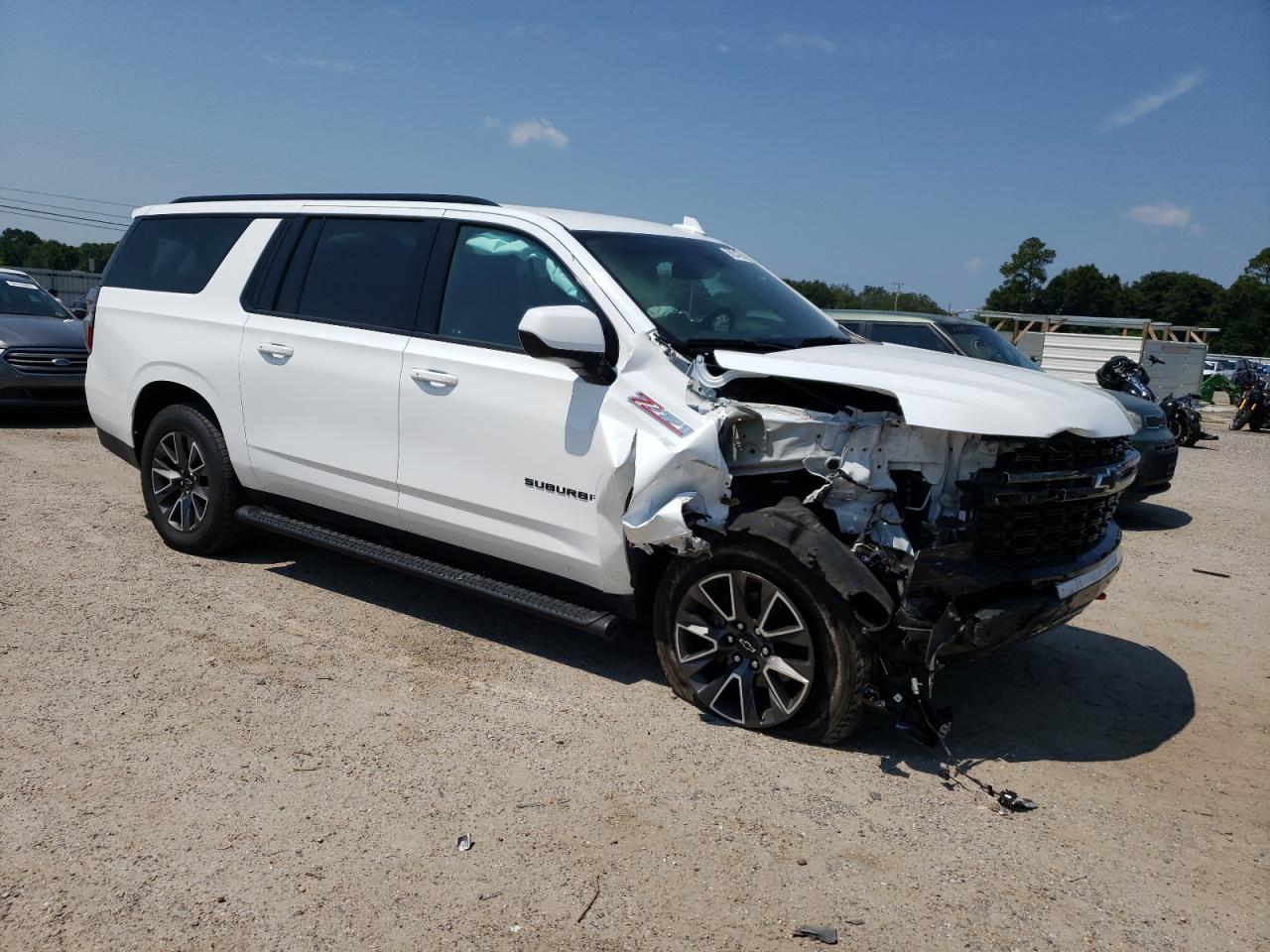 2022 Chevrolet Suburban - Image 4