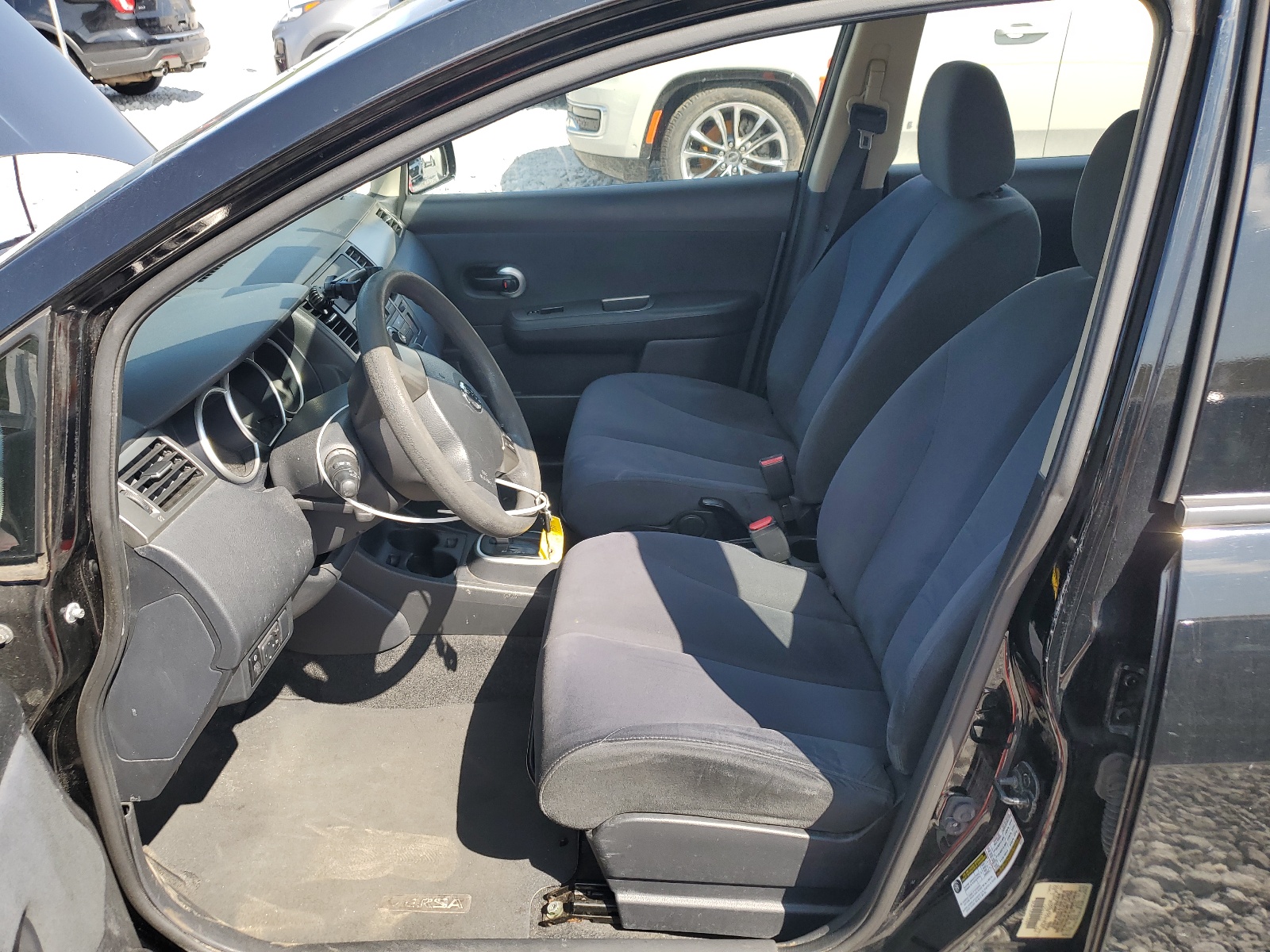 3N1BC13E29L360855 2009 Nissan Versa S