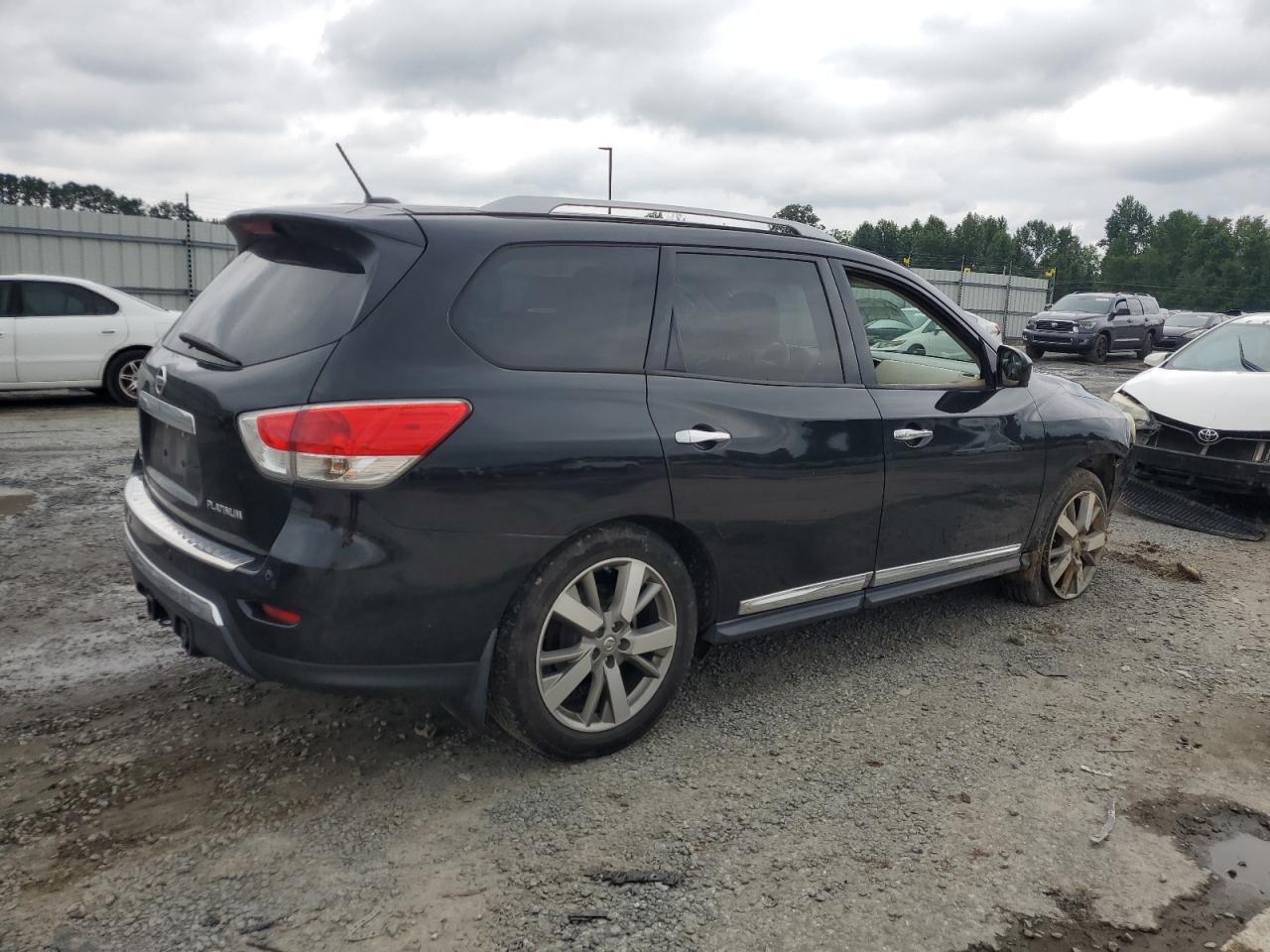 5N1AR2MN2FC665514 2015 Nissan Pathfinder S