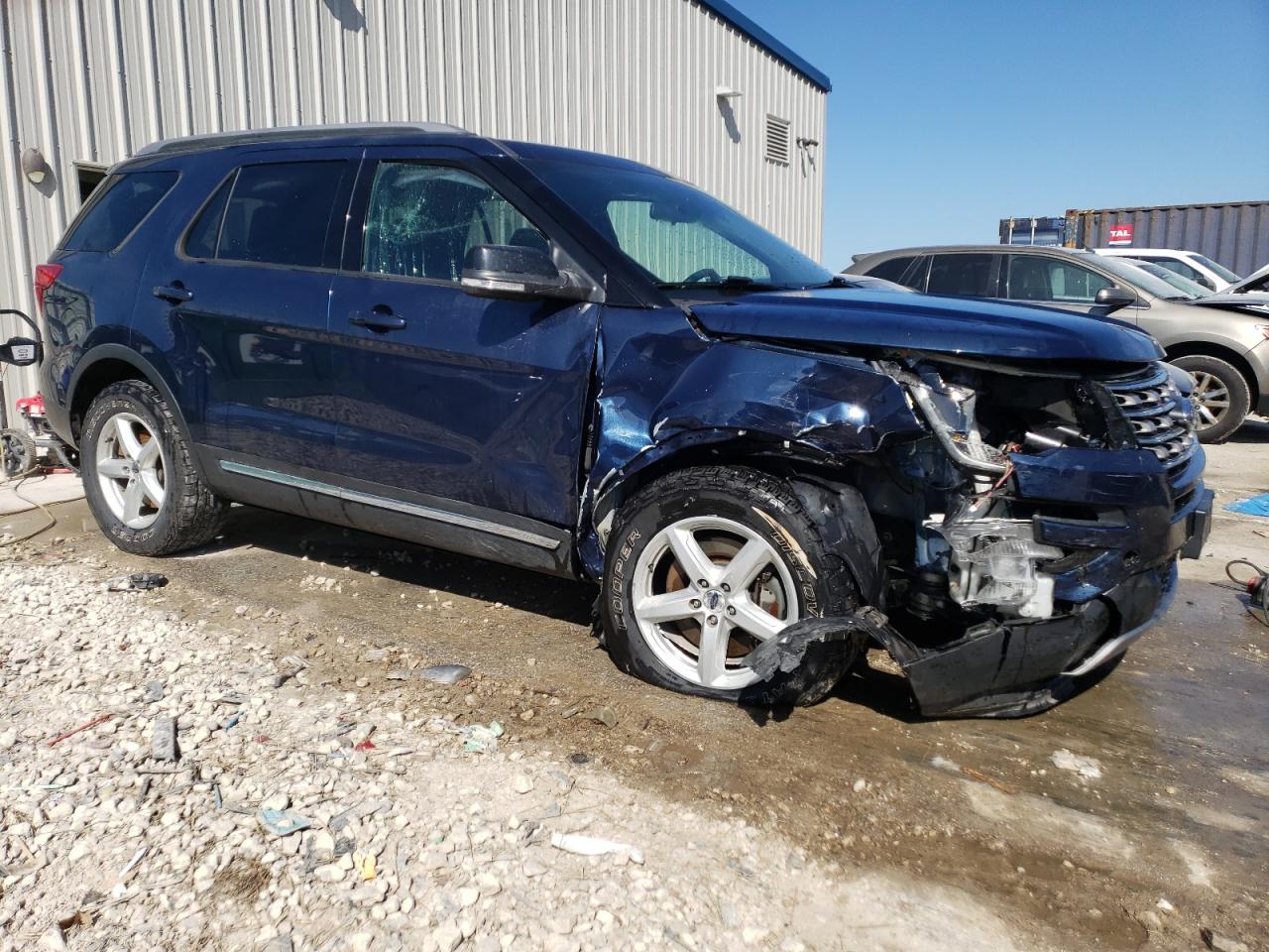 2017 Ford Explorer - Image 4