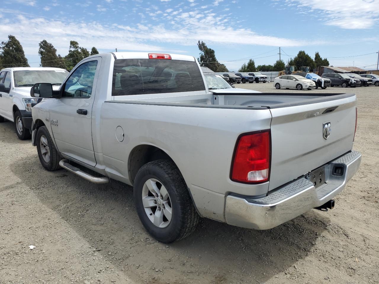 3C6JR6AT7HG640176 2017 Ram 1500 St